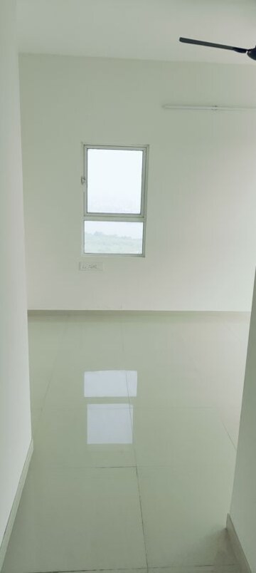 Bedroom in 3 BHK Apartment at Lodha Amara, Kolshet Road – for Rent