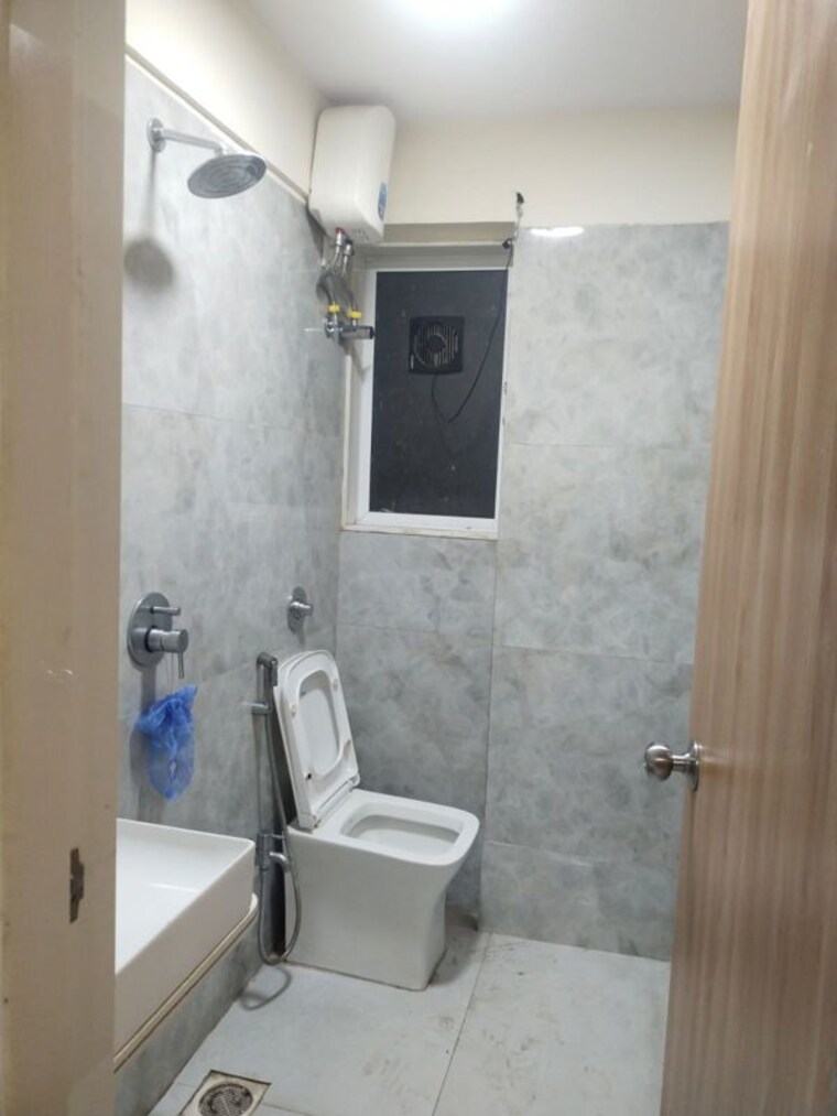 Bathroom, abhudaya-chs-kurla-east 1 Bedroom 430 Sq.Ft. Apartment In Kurla East Mumbai 9742780
