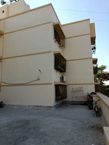 Staircase in 1.5 BHK Apartment at Suyash Shopping Centre, Goregaon East – for Rent