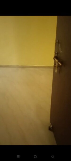 Room in 2 BHK Apartment at Sushant Golf City – for Rent