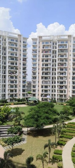 3 BHK + Servant Room,Study Room Apartment For Sale in Shree Vardhman Victoria