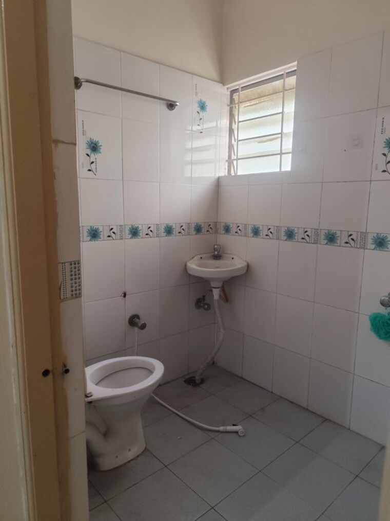 Bathroom, btm layout 2 Bedroom 900 Sq.Ft. Apartment In Btm Layout Bangalore 9676710
