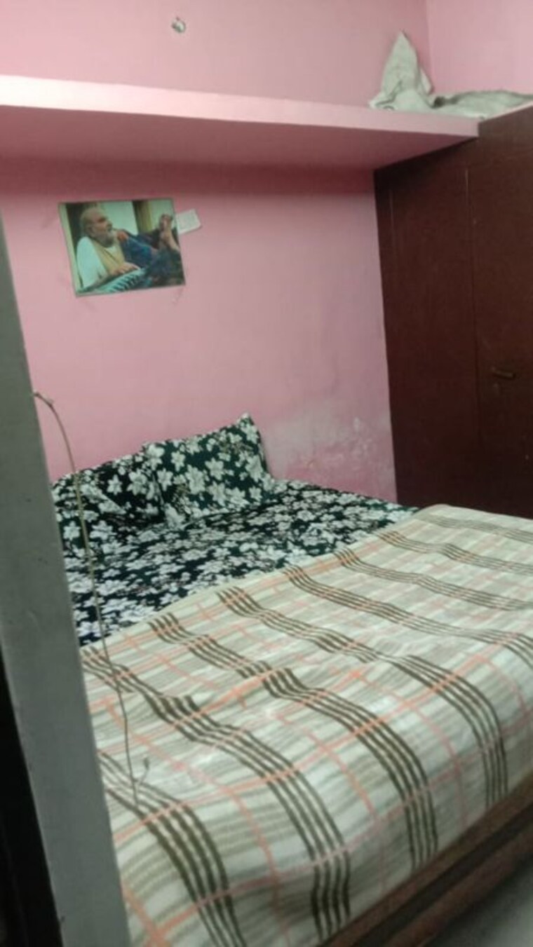 Bedroom, chiranjiv vihar 6 Bedroom 108 Sq.Yd. Independent House In Chiranjiv Vihar Ghaziabad 9738613