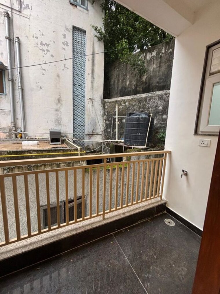 Balcony, hauz khas 3 Bedroom 1600 Sq.Ft. Builder Floor In Hauz Khas Delhi 9742839