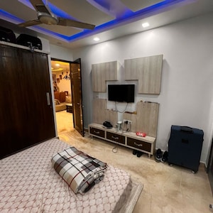 Bedroom in 6+ BHK Builder Floor at Pitampura – for Sale