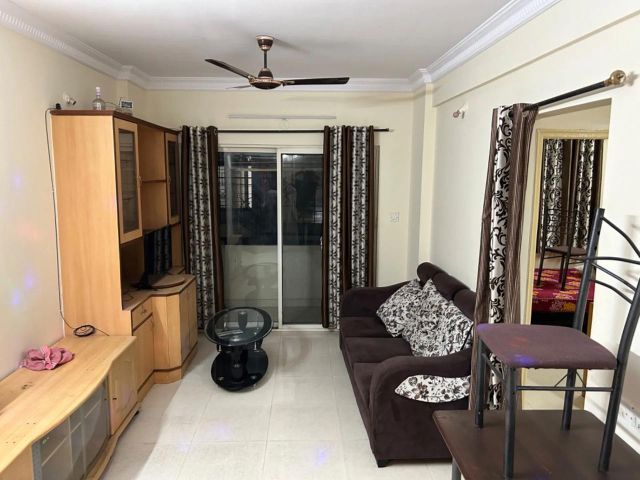 2 BHK Apartment For Rent in Hinduja Park Apartments