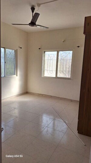 Room in 2 BHK Apartment at Sinhagad Road – for Rent
