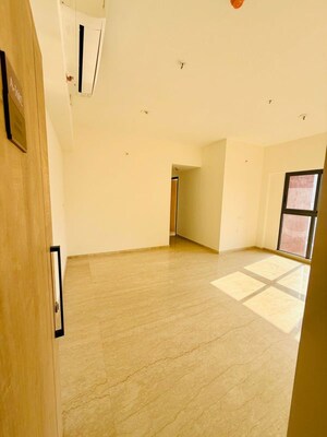 Room in 2 BHK Apartment at Lodha Vista, Lower Parel – for Rent