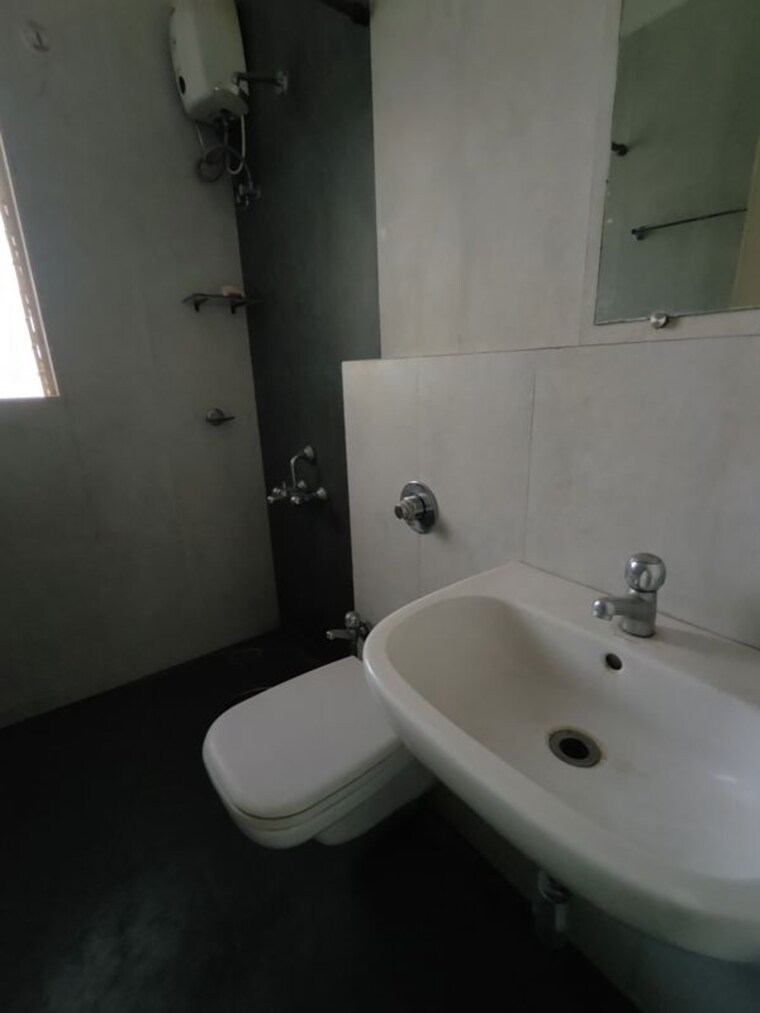 Bathroom, oswal-bella-vista 3 Bedroom 1460 Sq.Ft. Apartment In Oswal Park Thane 9742913