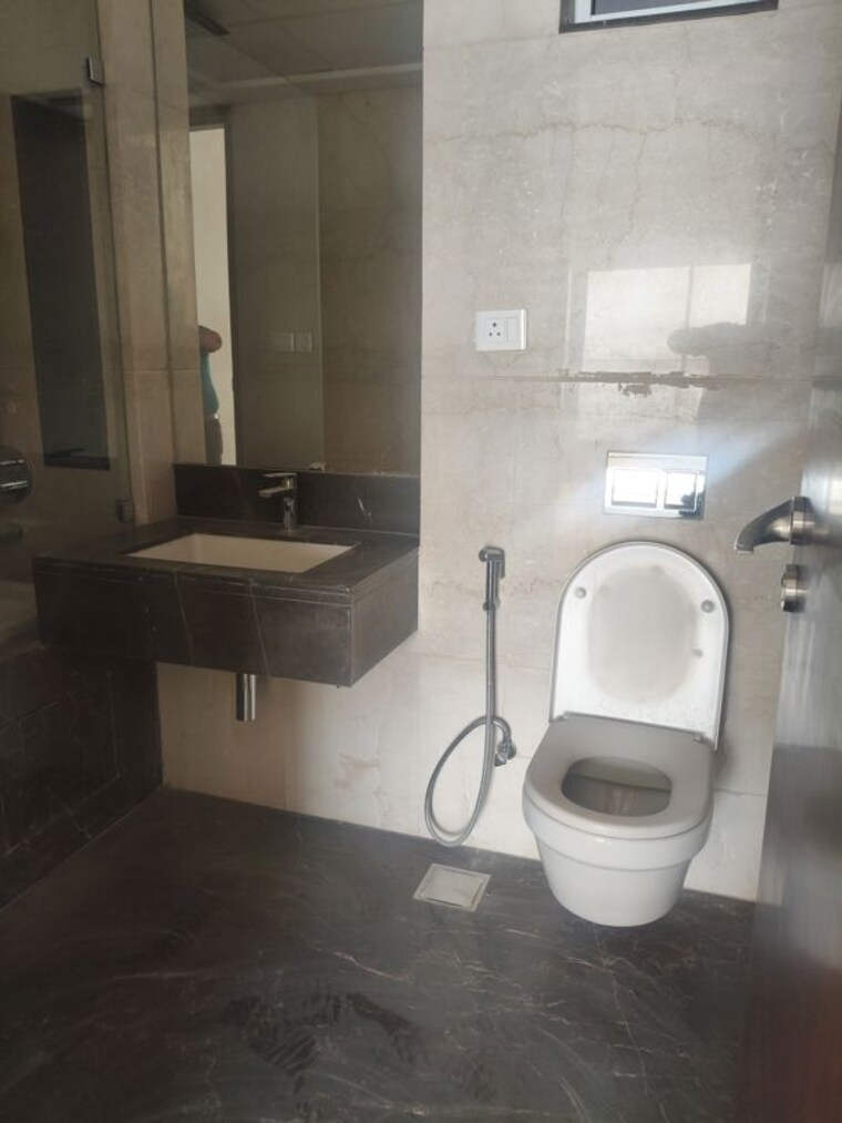 Bathroom, lokhandwala-infrastructure-minerva 3 Bedroom 1214 Sq.Ft. Apartment In Mahalaxmi Mumbai 9742921