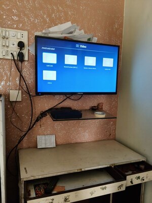 Furnished Amenities in 1 BHK Apartment at Sagar Avenue, Santacruz East – for Rent