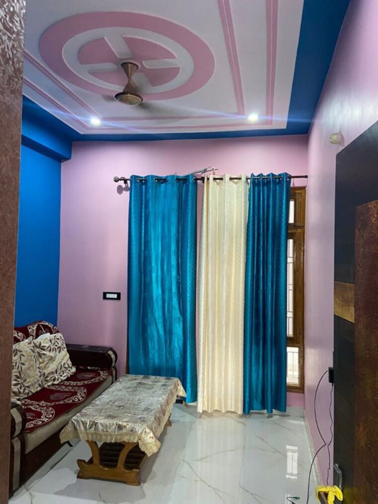 Room, gomti nagar Pg For Boys & Girls In Gomti Nagar 9742932