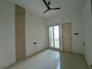 3 BHK Apartment For Rent in Oswal Bella Vista, Oswal Park