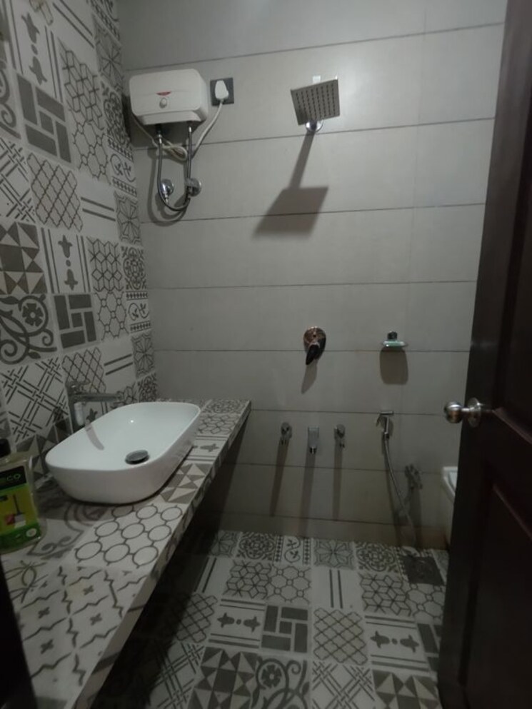 Bathroom, raunak-unnathi-gardens 2 Bedroom 1045 Sq.Ft. Apartment In Pokhran Road No One Thane 9742973
