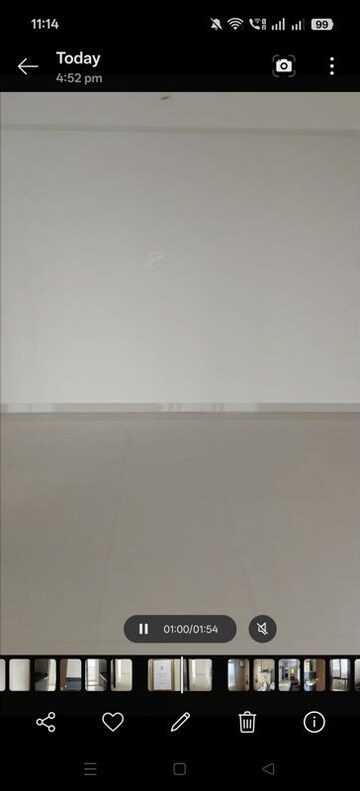 Room in 2 BHK Apartment at Lodha Amara, Kolshet Road – for Rent