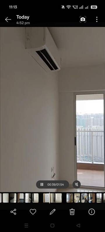 Room in 2 BHK Apartment at Lodha Amara, Kolshet Road – for Rent