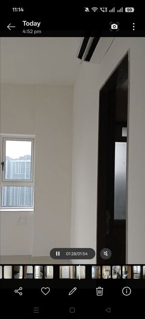 Room in 2 BHK Apartment at Lodha Amara, Kolshet Road – for Rent