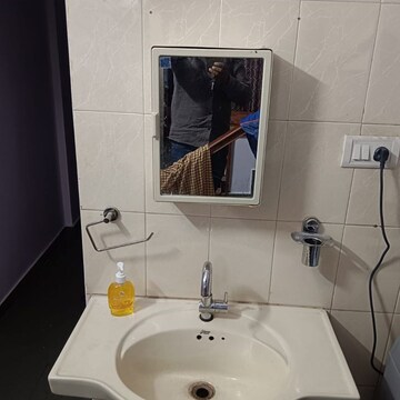 Bathroom in  Pg at Unnat Nagar 43-44, Unnat Nagar – for Rent