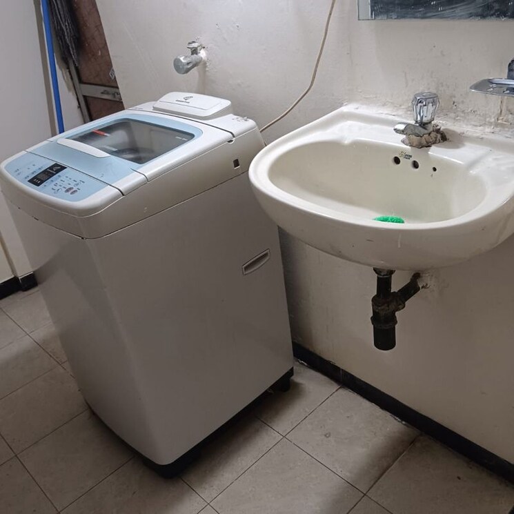 Bathroom, unnat-nagar-43-44 Pg For Boys In Unnat Nagar 9742998