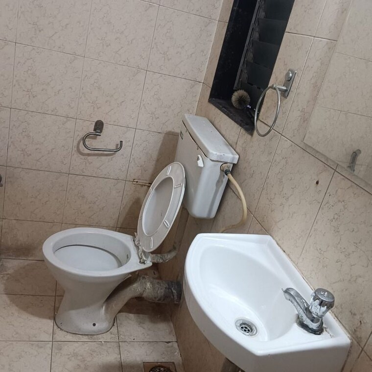 Bathroom, unnat-nagar-43-44 Pg For Boys In Unnat Nagar 9742998