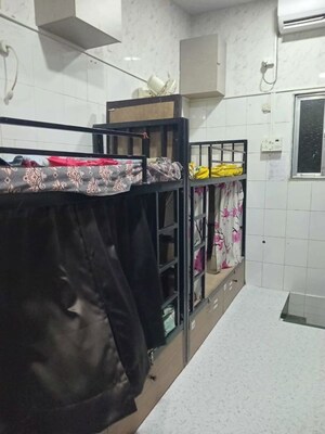 Room in  Pg at Bhadran Nagar – for Rent