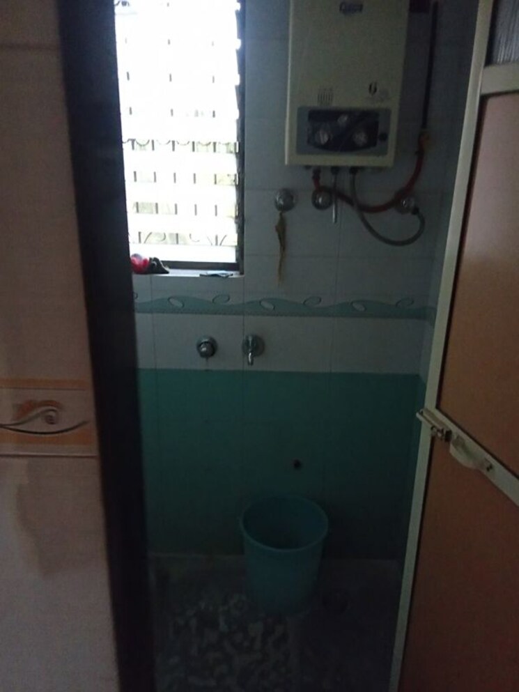 Bathroom, sagar-sangeet-chs 1 Bedroom 500 Sq.Ft. Apartment In Borivali West Mumbai 9743019