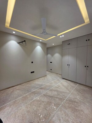 Room in 4 BHK Builder Floor at Sector 46 – for Sale