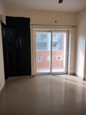 2 BHK Apartment For Rent in Nimbus The Hyde park, Sector 78
