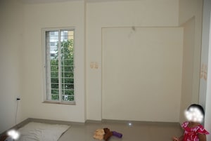 Room in 2 BHK Apartment at Whispering Winds, Aundh – for Rent