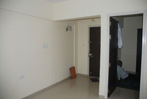 Room in 2 BHK Apartment at Whispering Winds, Aundh – for Rent