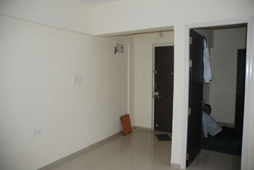 Room in 2 BHK Apartment at Whispering Winds, Aundh – for Rent