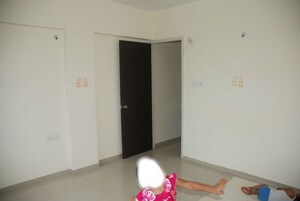 Furnished Amenities in 2 BHK Apartment at Whispering Winds, Aundh – for Rent