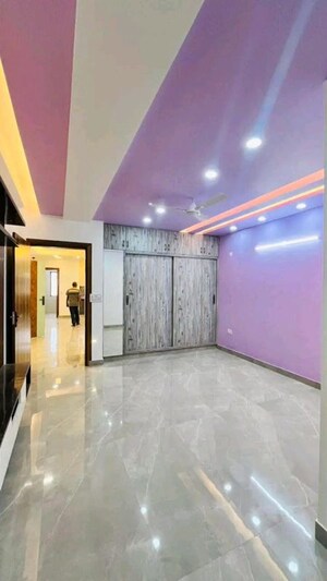 Room in 3.5 BHK Builder Floor at Vipul World Floors, Sector 48 – for Sale