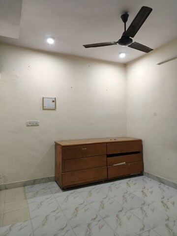 Furnished Amenities in 1 BHK Independent House at Sarita Vihar – for Rent