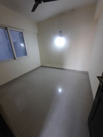Room in 3 BHK Apartment at Sethi Max Royal, Sector 76 – for Rent