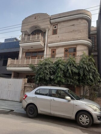 6+ BHK + Pooja Room,Servant Room,Study Room,Extra Room Independent House For Sale in RWA Apartments Sector 50 in Sector 50, Noida