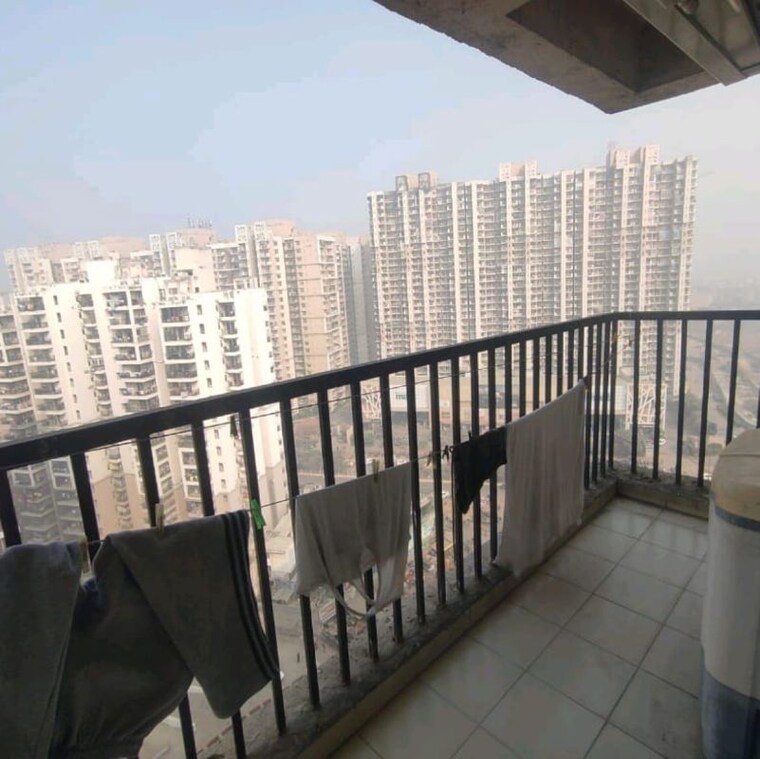 Balcony, gaur-city-2-11th-avenue 2.5 Bedroom 1205 Sq.Ft. Apartment In Sector 16c Greater Noida Greater Noida 9743068