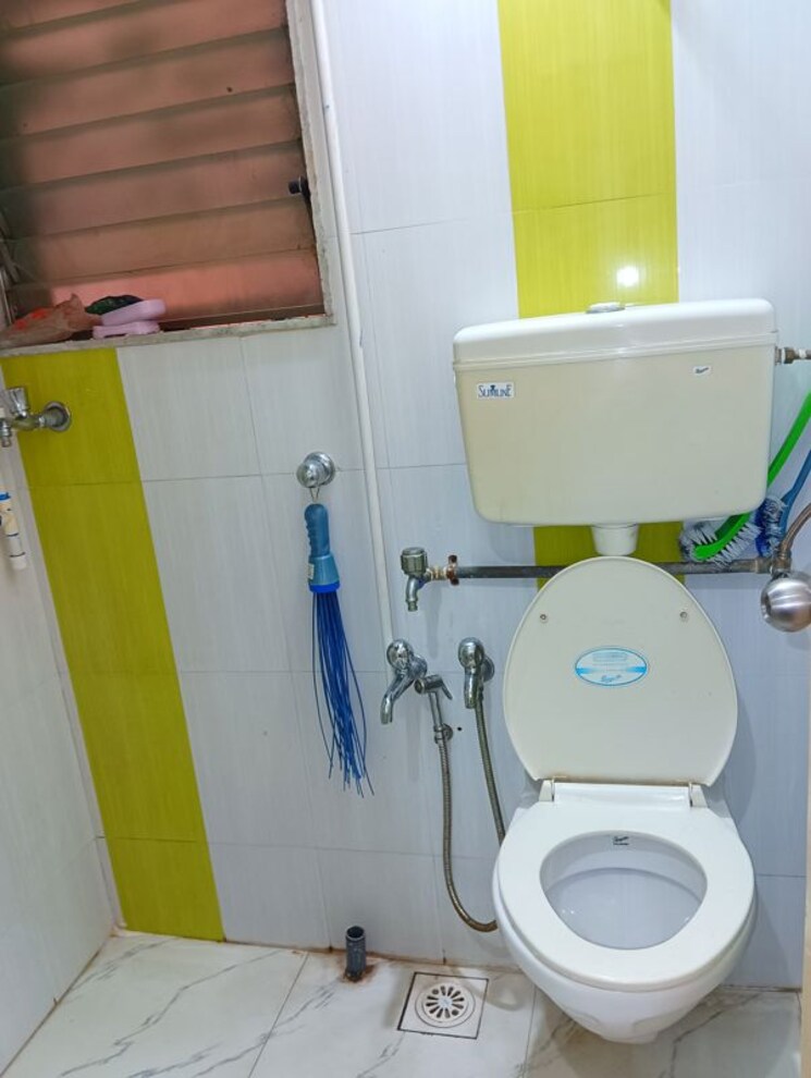Bathroom, prabhat-upvan-chs 1 Bedroom 496 Sq.Ft. Apartment In Gawand Baug Thane 9743073