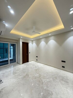 Room in 3.5 BHK Builder Floor at Vipul World Floors, Sector 48 – for Sale