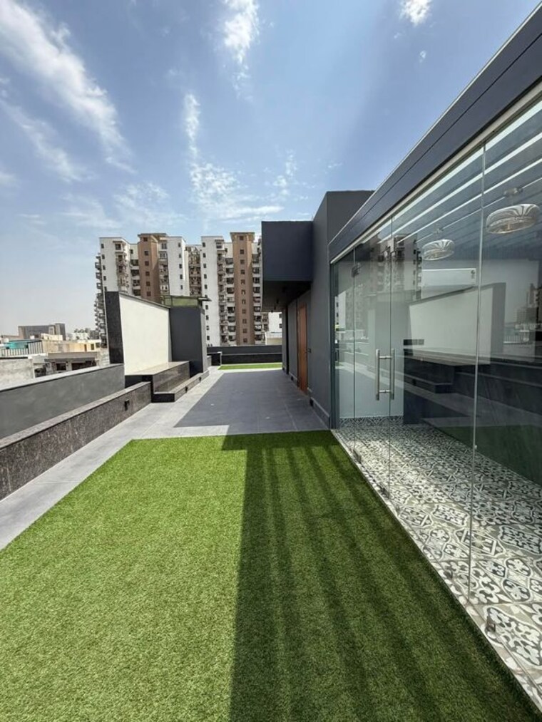 Terrace, vipul-world-floors 3.5 Bedroom 1728 Sq.Ft. Builder Floor In Sector 48 Gurgaon 9743070