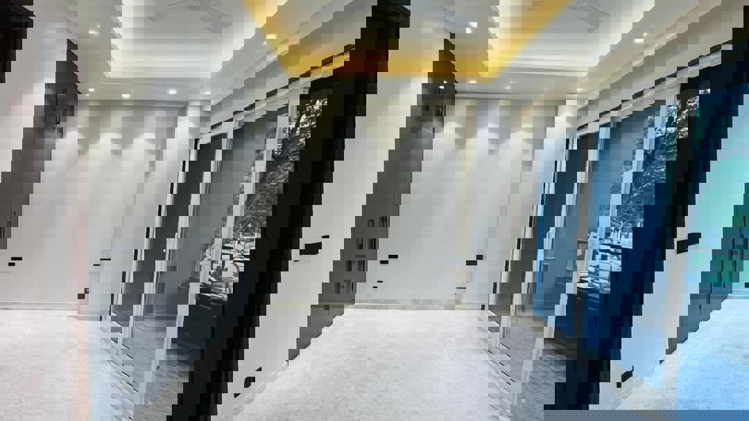 3.5 BHK + Pooja Room,Servant Room Builder Floor For Sale in Vipul World Floors