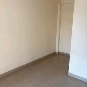 Room in 3.5 BHK Apartment at Gaur City 1st Avenue, Gaur City 1 – for Rent