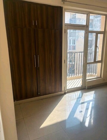 Furnished Amenities in 3.5 BHK Apartment at Gaur City 1st Avenue, Gaur City 1 – for Rent