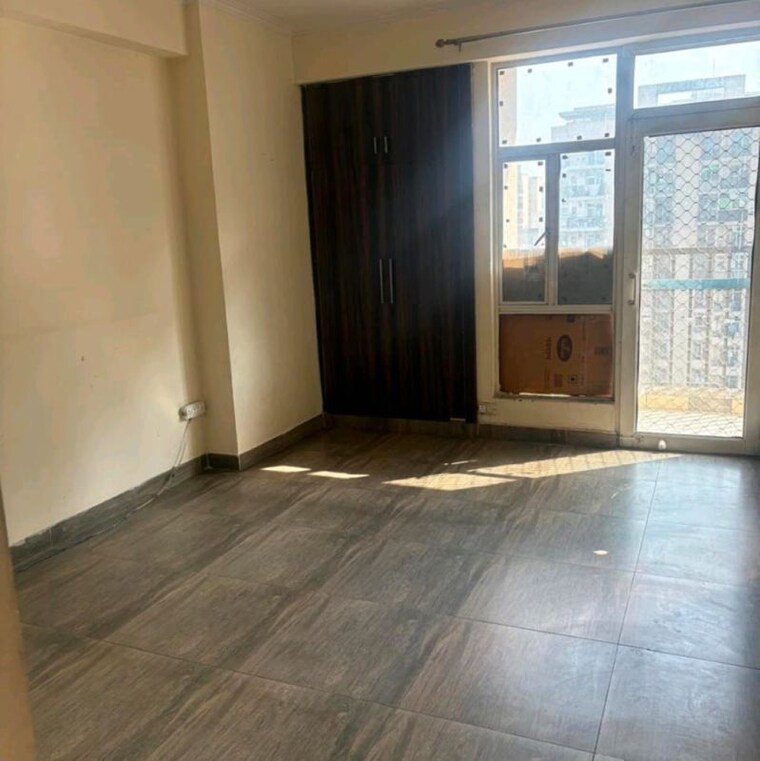 Room, gaur-city-1st-avenue 3.5 Bedroom 1560 Sq.Ft. Apartment In Gaur City 1 Greater Noida 9743081