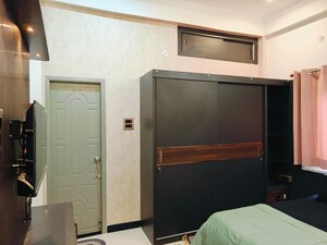 Furnished Amenities in  Pg at Vineet Khand – for Rent