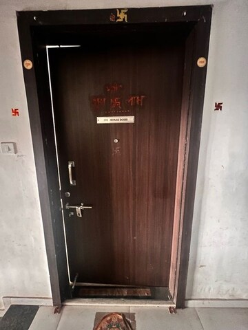 Furnished Amenities in 2 BHK Apartment at Vishrantwadi – for Sale