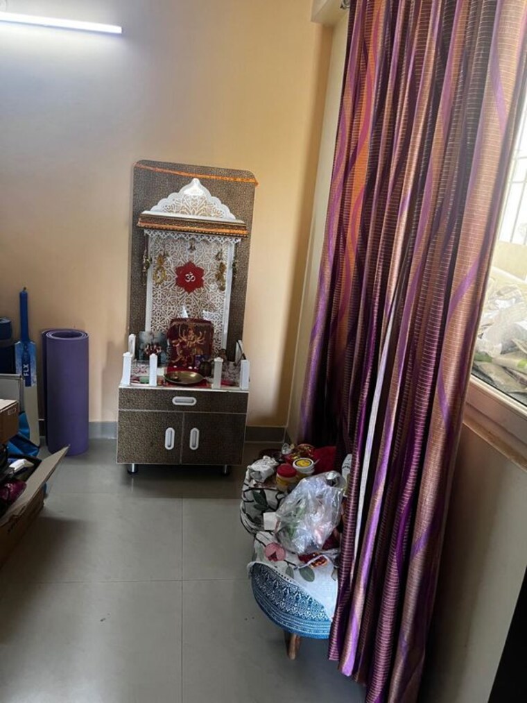 Living Room, sethi-max-royale 2 Bedroom 1250 Sq.Ft. Apartment In Sector 76 Noida 9743091