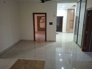 Room in 3 BHK Apartment at Banjara Hills – for Rent