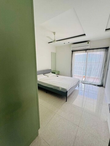 Room in 4 BHK Apartment at Prestige High Fields, Gachibowli – for Rent