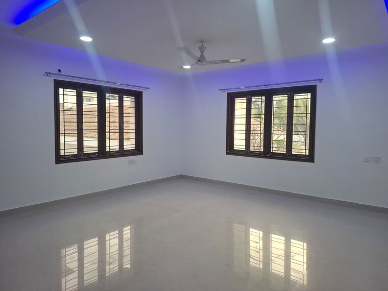 Room, banjara hills 3.5 Bedroom 3500 Sq.Ft. Apartment In Banjara Hills Hyderabad 9743136